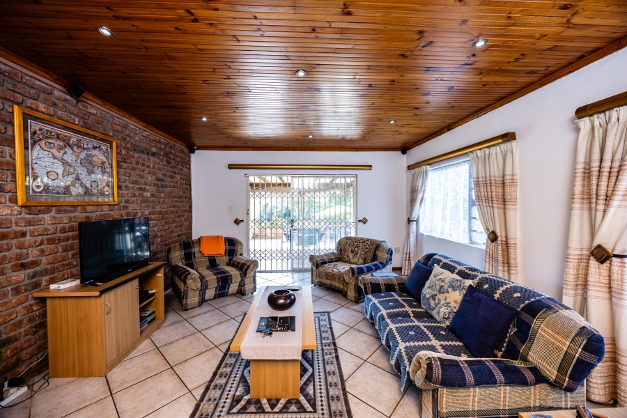 4 Bedroom Property for Sale in Beacon Bay Eastern Cape